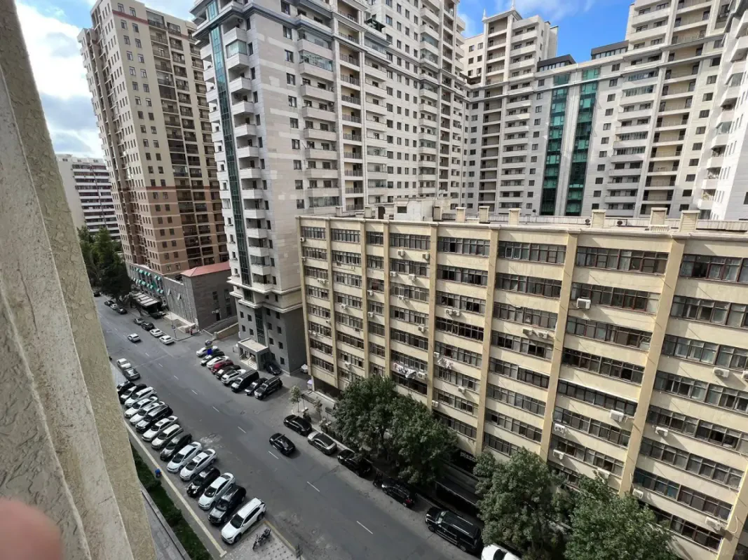 Kirayə verilir 2 otaqlı mənzil 90 m²