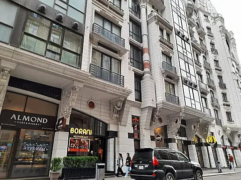 Kirayə verilir 4 otaqlı mənzil 230 m² — Bakı, Sahil qəs. 4 otaq 230.00 m²