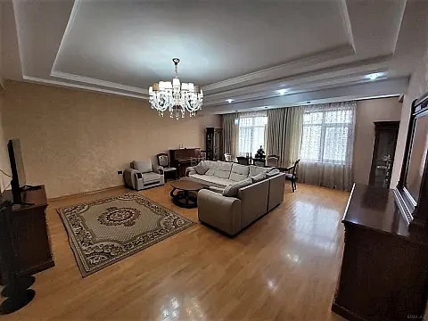 Kirayə verilir 4 otaqlı mənzil 170 m² — Bakı, Nizami 4 otaq 170.00 m²