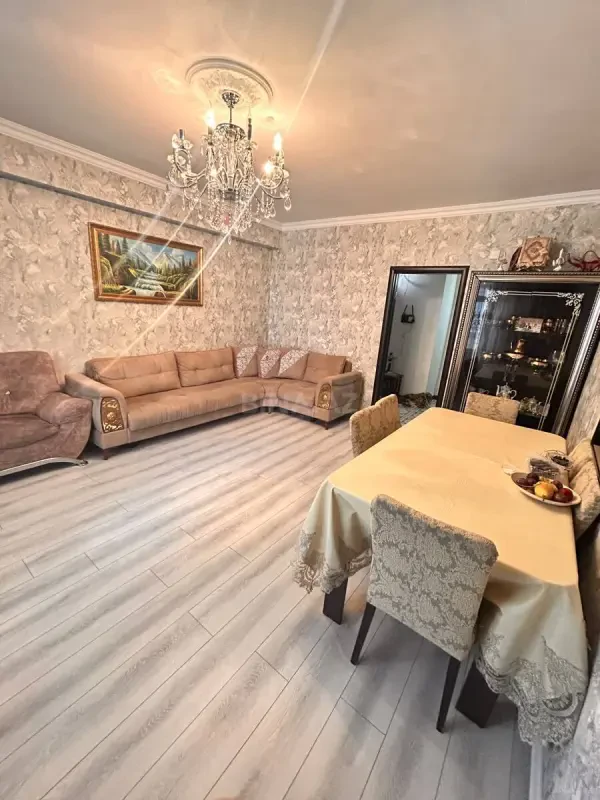 Satılır 3 otaqlı mənzil 103 m²
