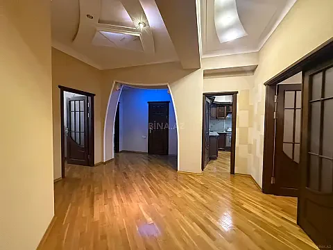 Kirayə verilir 3 otaqlı mənzil 150 m² — Bakı 3 otaq 150.00 m²