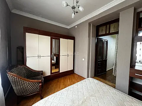 Kirayə verilir 4 otaqlı mənzil 80 m² — Bakı, Nizami 4 otaq 80.00 m²