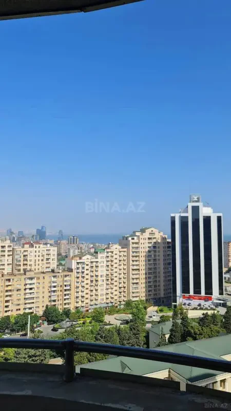 Kirayə verilir 3 otaqlı mənzil 170 m²