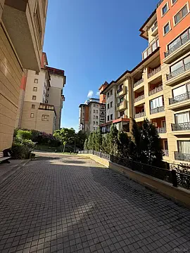 Kirayə verilir 3 otaqlı mənzil 130 m² — Bakı, Nərimanov 3 otaq 130.00 m²
