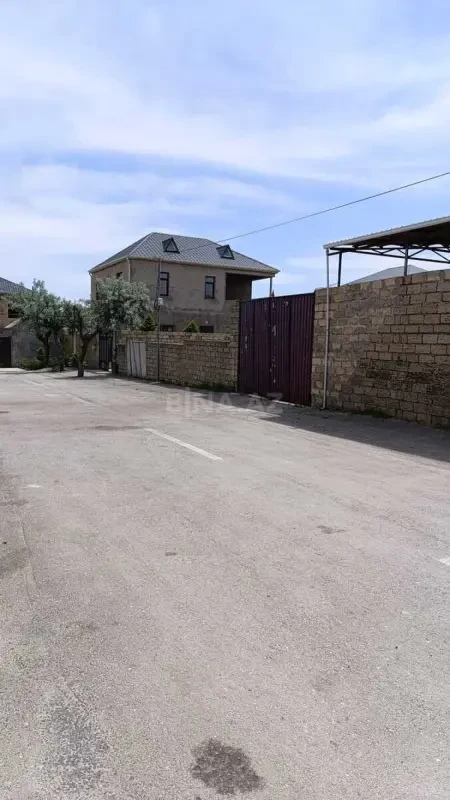 Satılır 5 otaqlı həyət evi 260 m²