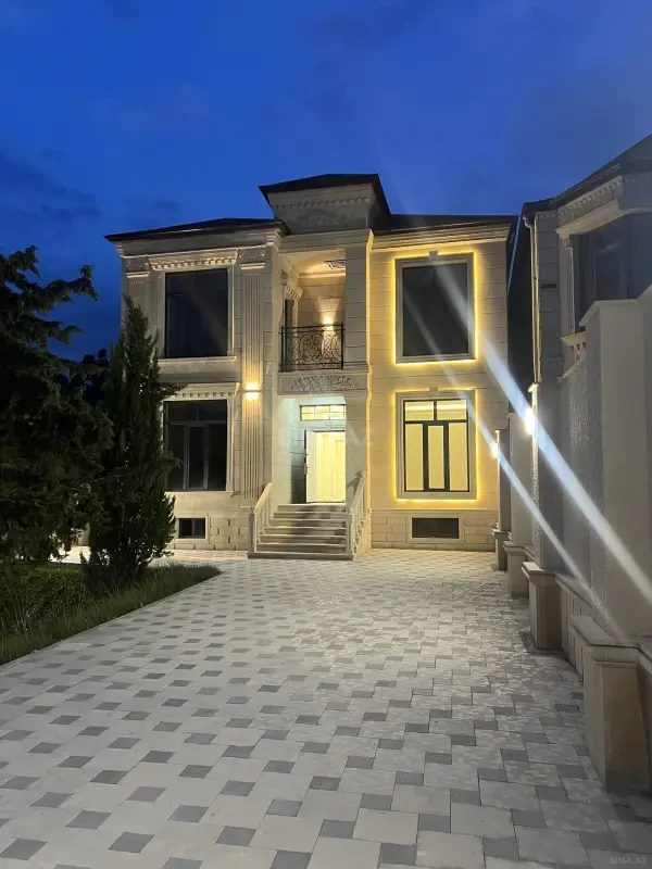 Satılır 6 otaqlı həyət evi 330 m²
