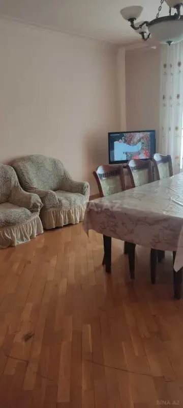 Kirayə verilir 3 otaqlı mənzil 132 m²