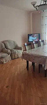 Kirayə verilir 3 otaqlı mənzil 132 m² — Bakı, Memar Əcəmi yanı 3 otaq 132.00 m²