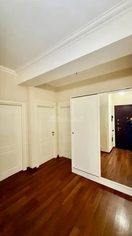 Satılır 2 otaqlı mənzil 70 m²