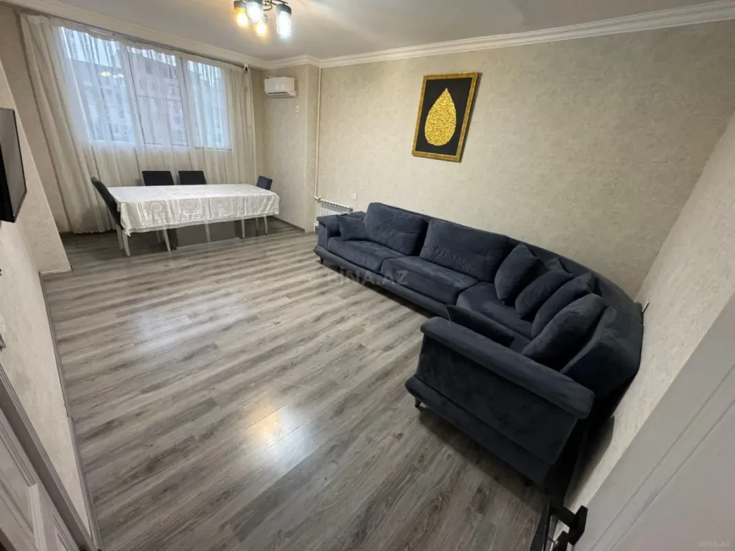 Satılır 4 otaqlı mənzil 105 m²