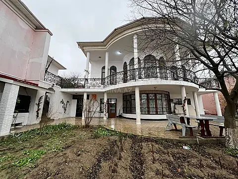 Kirayə verilir 8 otaqlı həyət evi 500 m² — Bakı, Səbail 8 otaq 500.00 m²