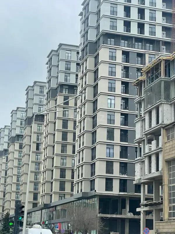 Satılır 3 otaqlı mənzil 103 m²