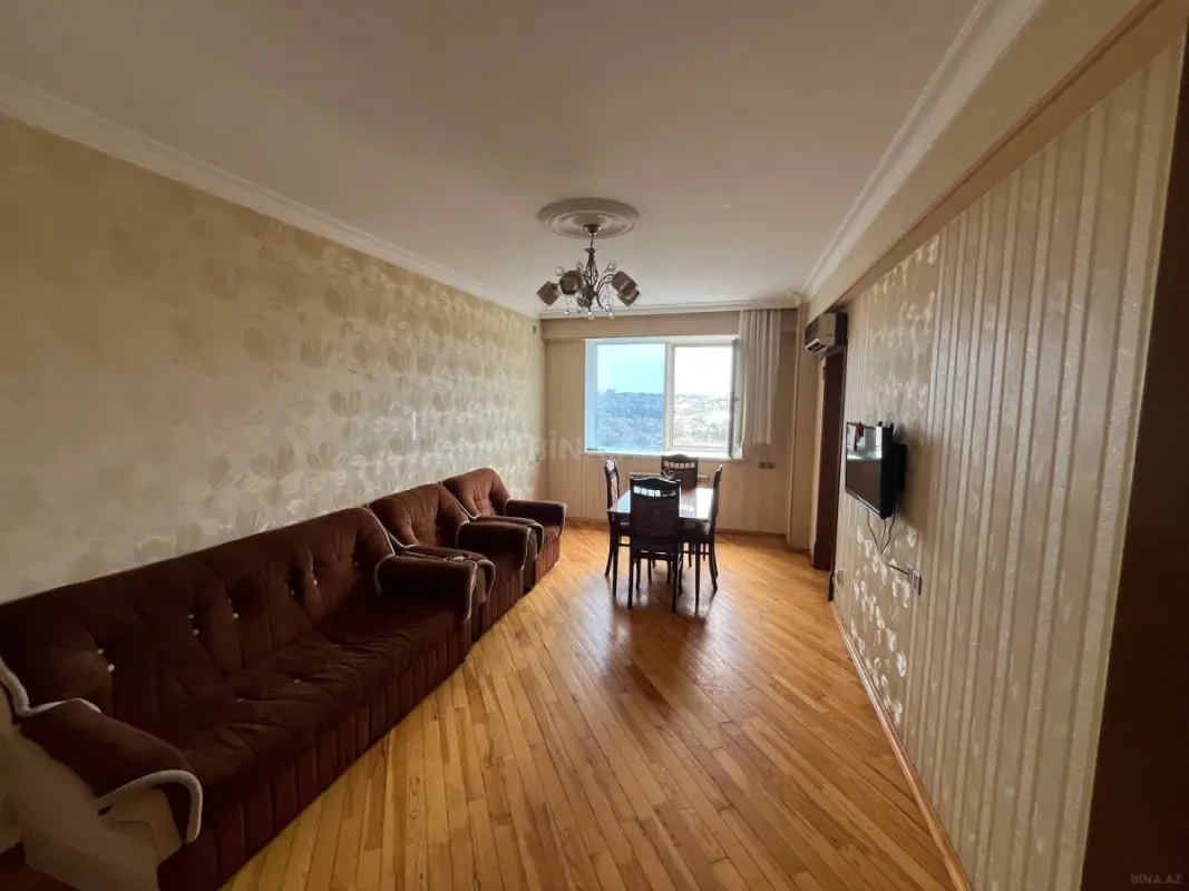 Kirayə verilir 2 otaqlı mənzil 68 m²
