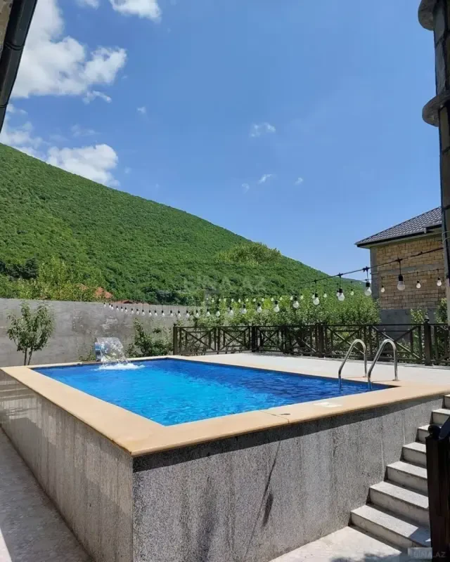 Kirayə verilir 6 otaqlı həyət evi 130 m²