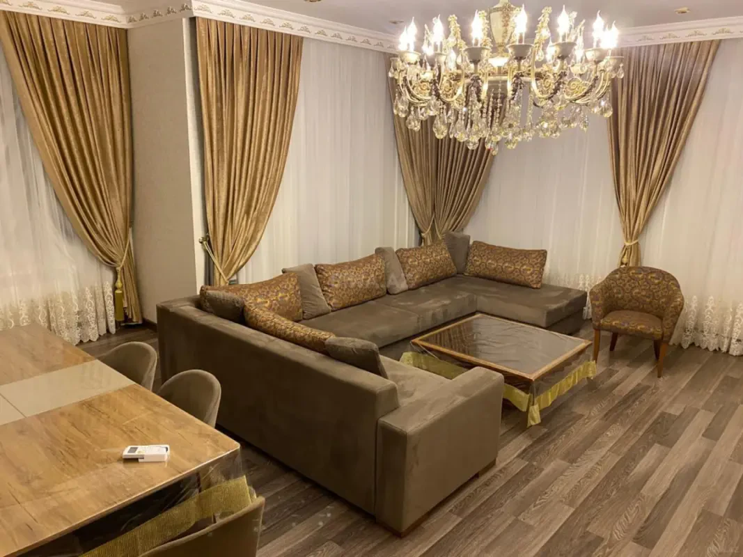 Satılır 3 otaqlı mənzil 126 m²