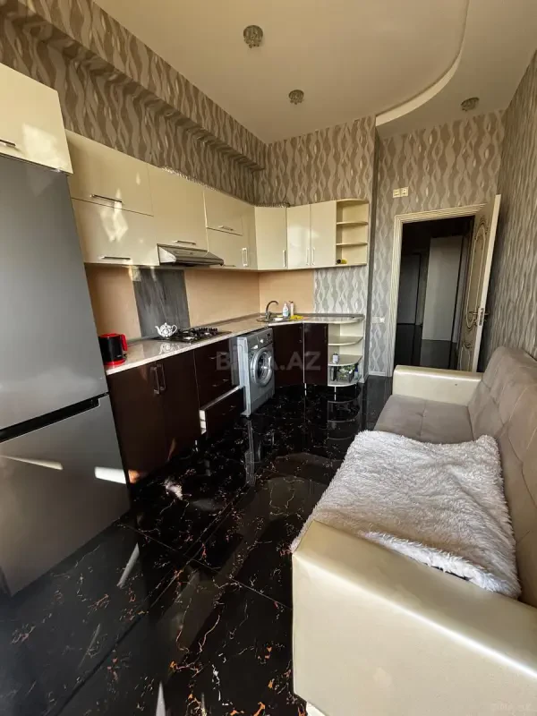 Kirayə verilir 3 otaqlı mənzil 120 m²