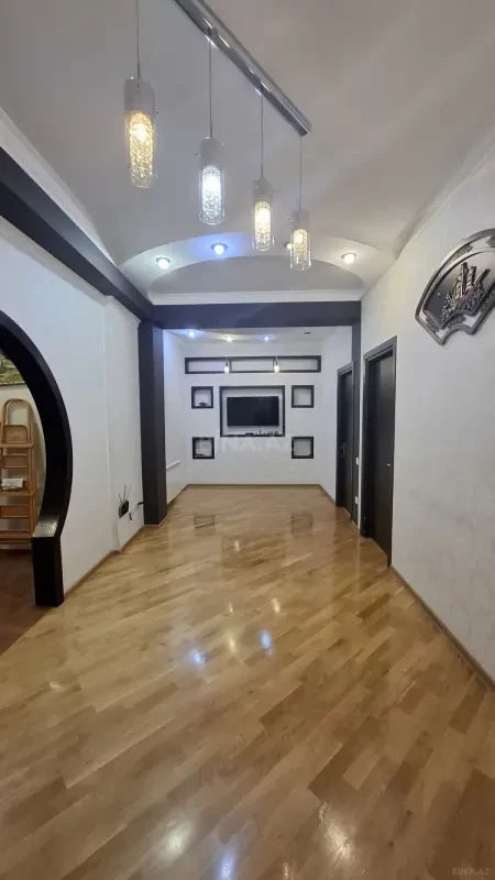 Satılır 3 otaqlı mənzil 95 m²