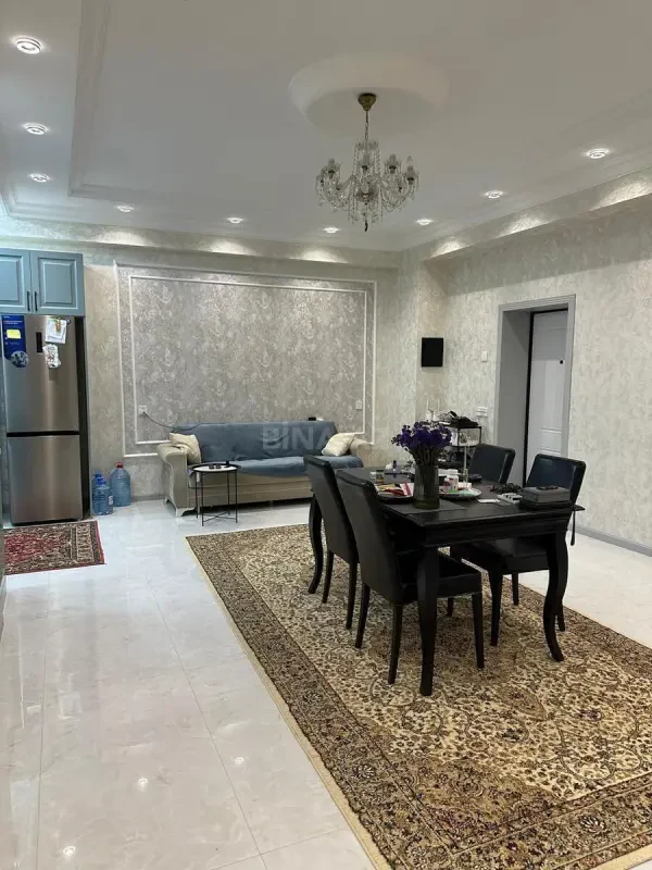 Kirayə verilir 3 otaqlı mənzil 130 m²