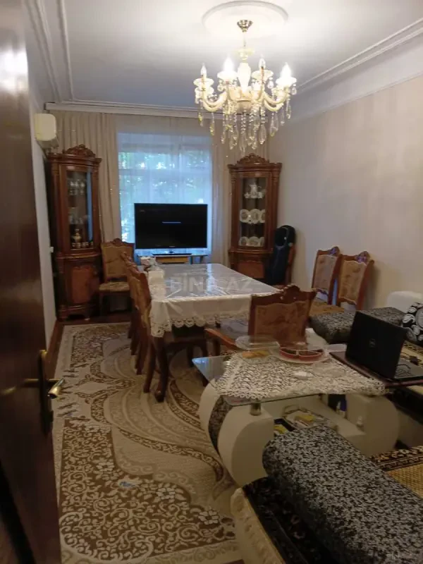 Satılır 5 otaqlı mənzil 120 m²