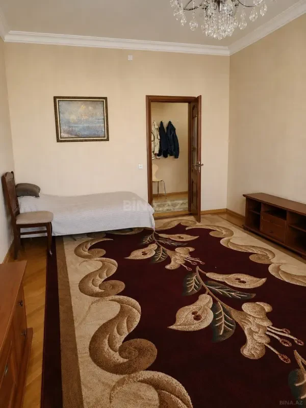 Satılır 2 otaqlı mənzil 100 m²
