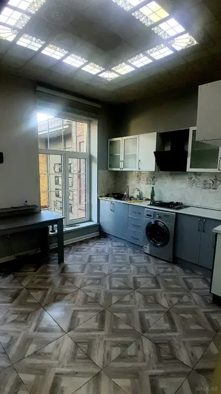 Satılır 4 otaqlı həyət evi 180 m²