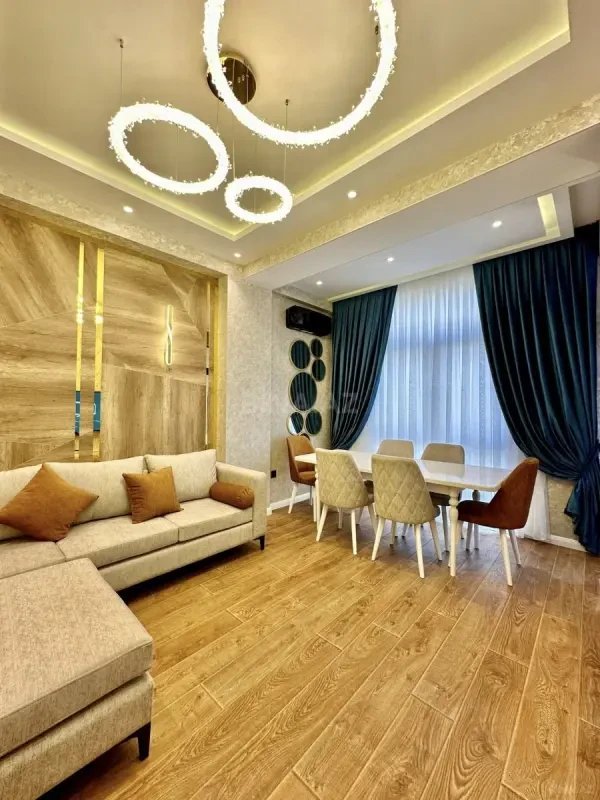 Kirayə verilir 2 otaqlı mənzil 55 m²