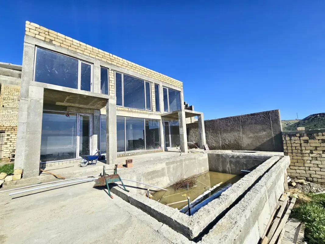 Satılır 5 otaqlı həyət evi 260 m²