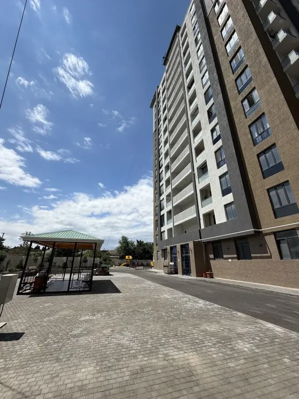 Satılır 3 otaqlı mənzil 113 m²