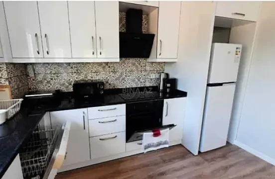 Kirayə verilir 3 otaqlı mənzil 134 m² — Bakı, Memar Əcəmi yanı 3 otaq 134.00 m²