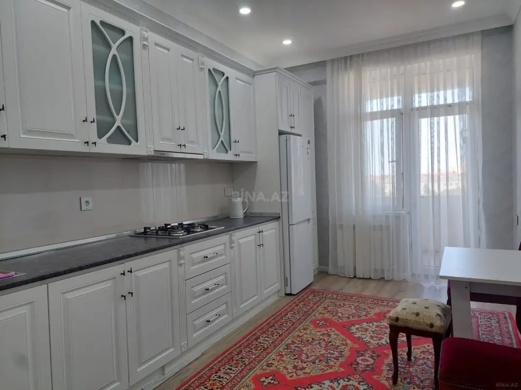 Satılır 3 otaqlı mənzil 140 m²