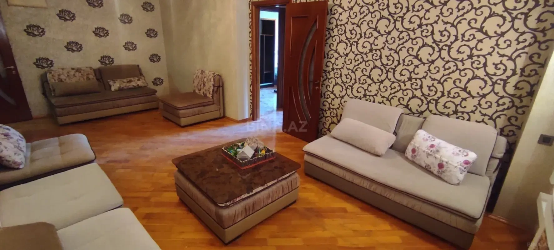Kirayə verilir 4 otaqlı mənzil 133 m²