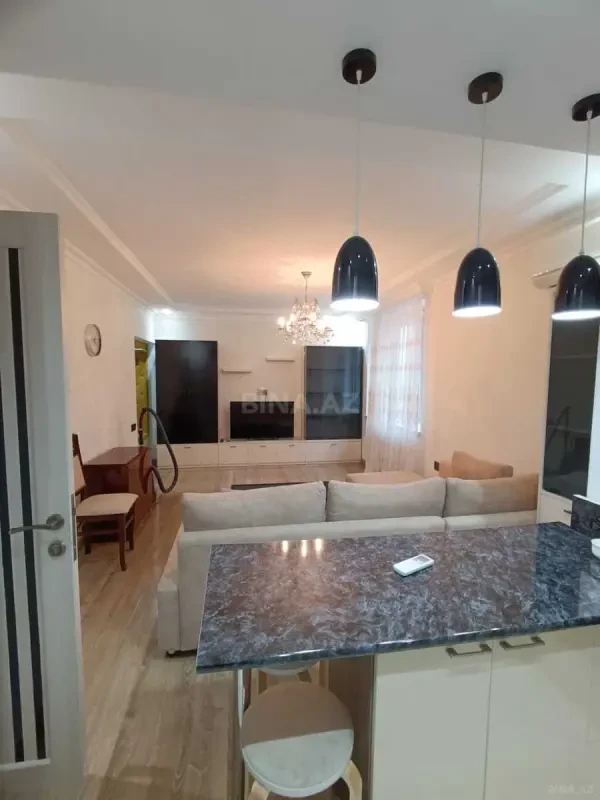 Kirayə verilir 2 otaqlı mənzil 60 m²