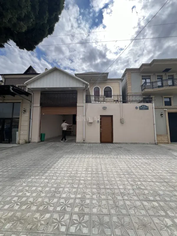 Satılır 4 otaqlı həyət evi 210 m²