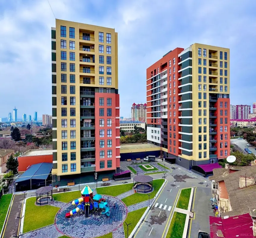 Satılır 3 otaqlı mənzil 106 m²