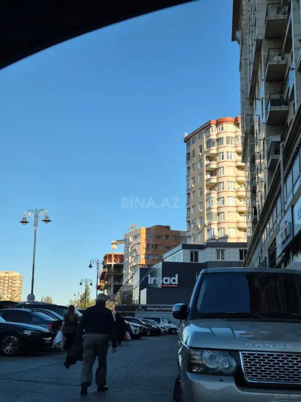 Satılır 3 otaqlı mənzil 158 m²