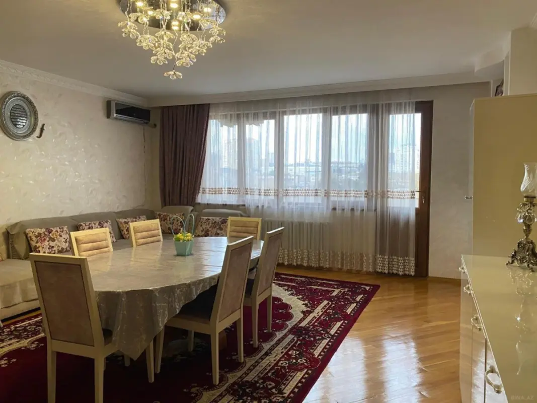 Satılır 4 otaqlı mənzil 116 m²