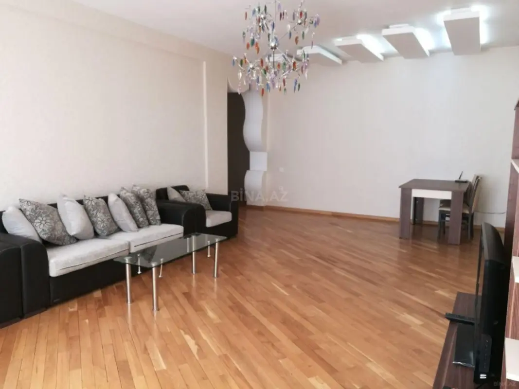Satılır 3 otaqlı mənzil 140 m²