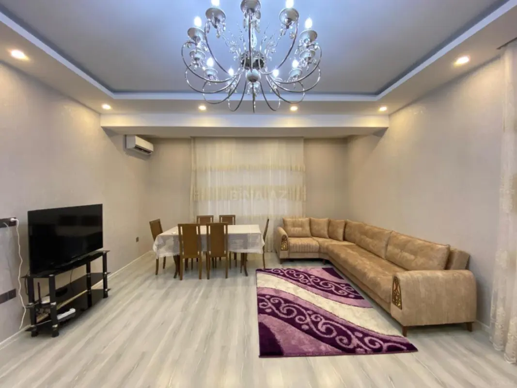 Kirayə verilir 2 otaqlı mənzil 90 m²