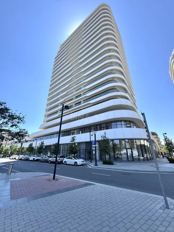 Satılır 2 otaqlı mənzil 81.8 m²