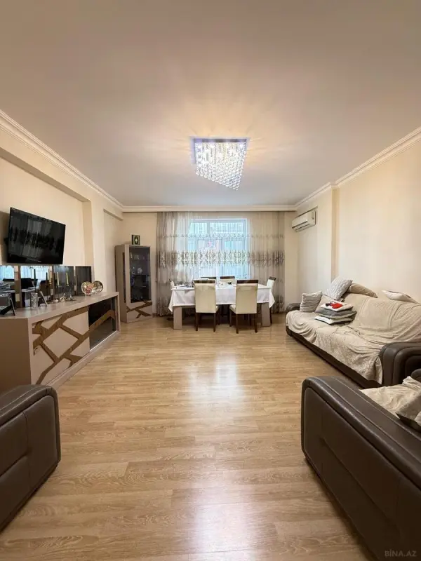 Satılır 4 otaqlı mənzil 145 m²
