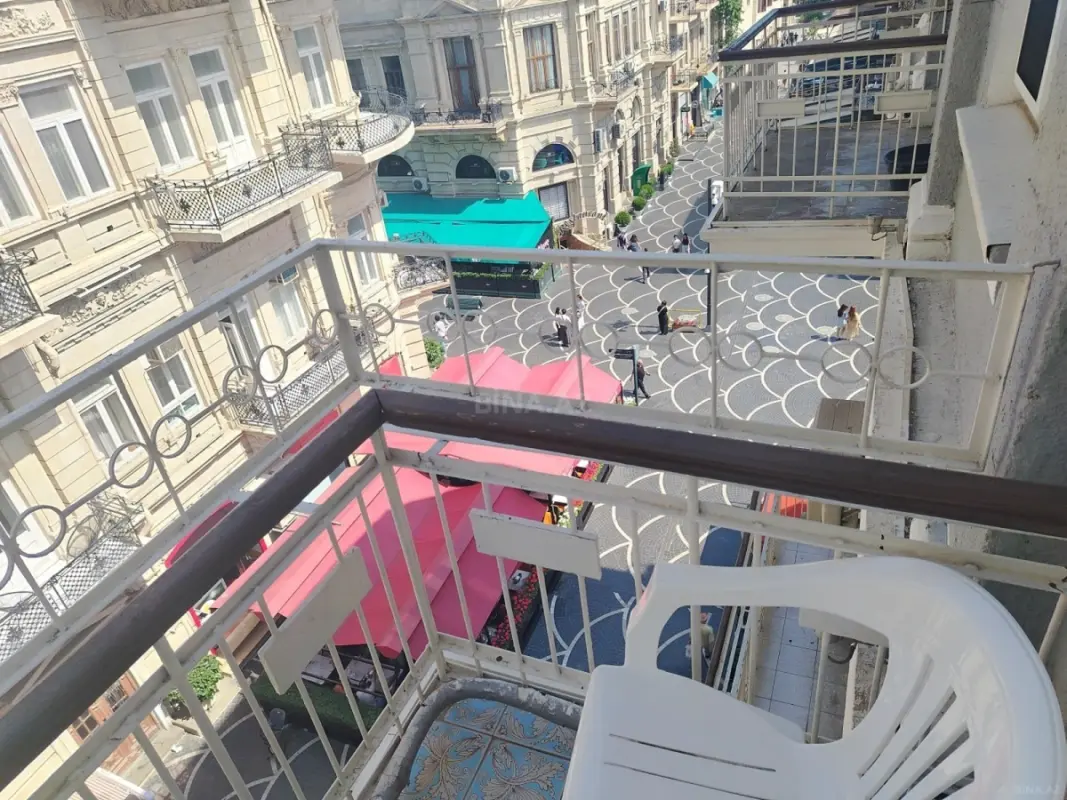 Satılır 3 otaqlı mənzil 113 m²