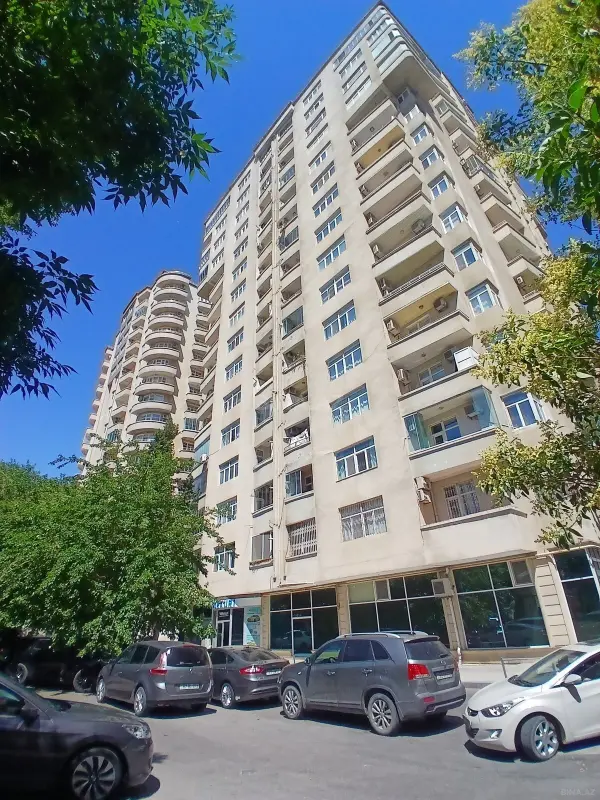 Satılır 3 otaqlı mənzil 160 m²