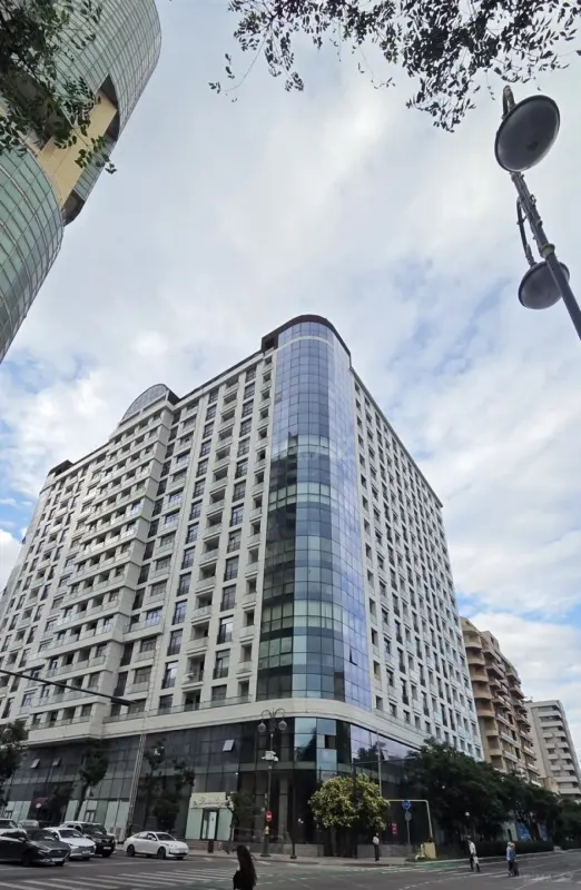Satılır 2 otaqlı mənzil 95 m²