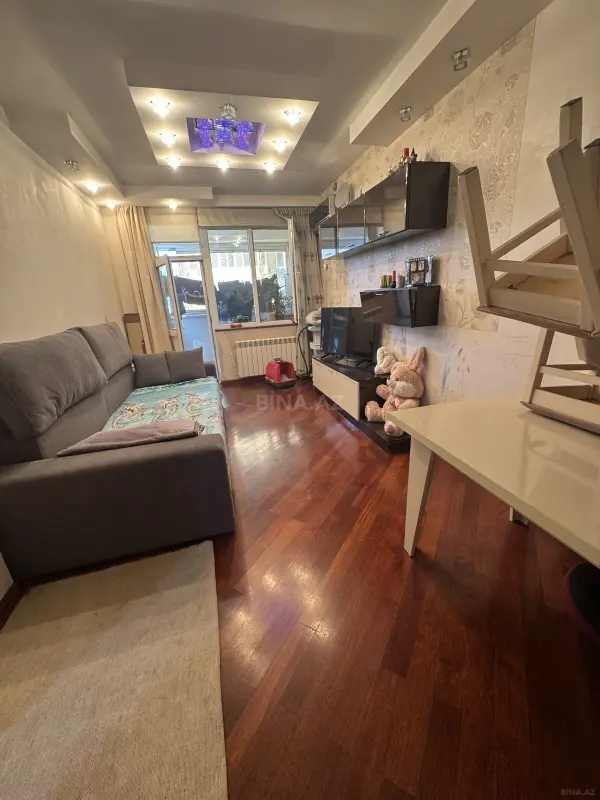 Satılır 2 otaqlı mənzil 82 m²