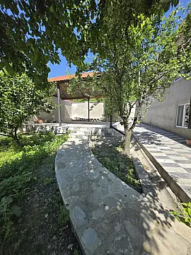 Kirayə verilir 4 otaqlı həyət evi 160 m² — Quba 4 otaq 160.00 m²