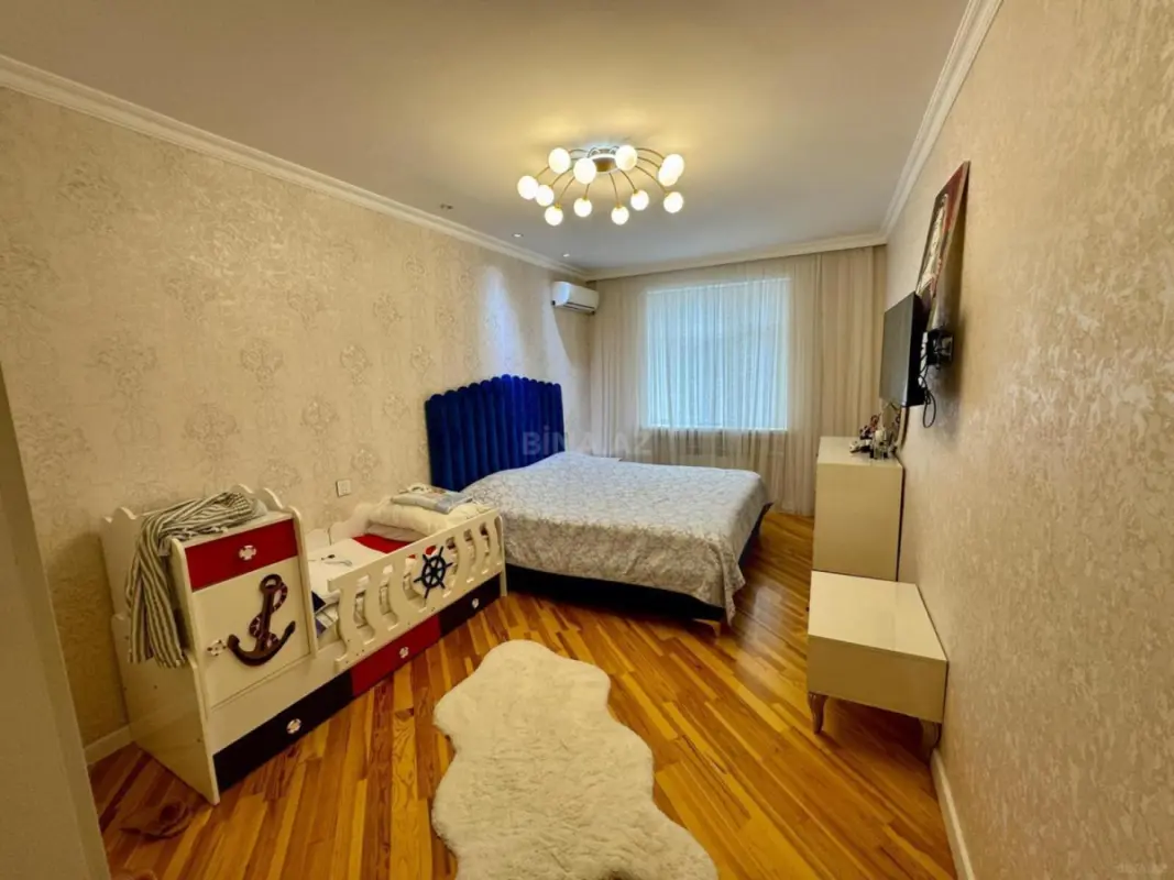 Satılır 5 otaqlı mənzil 120 m²