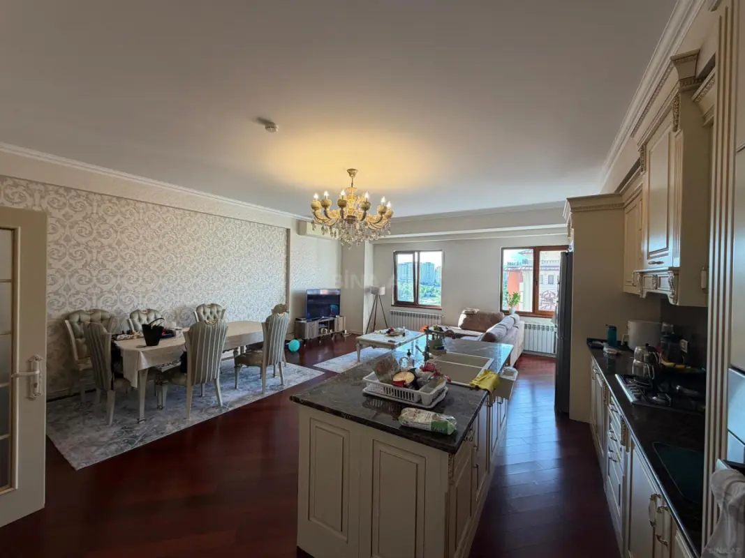 Kirayə verilir 3 otaqlı mənzil 130 m²