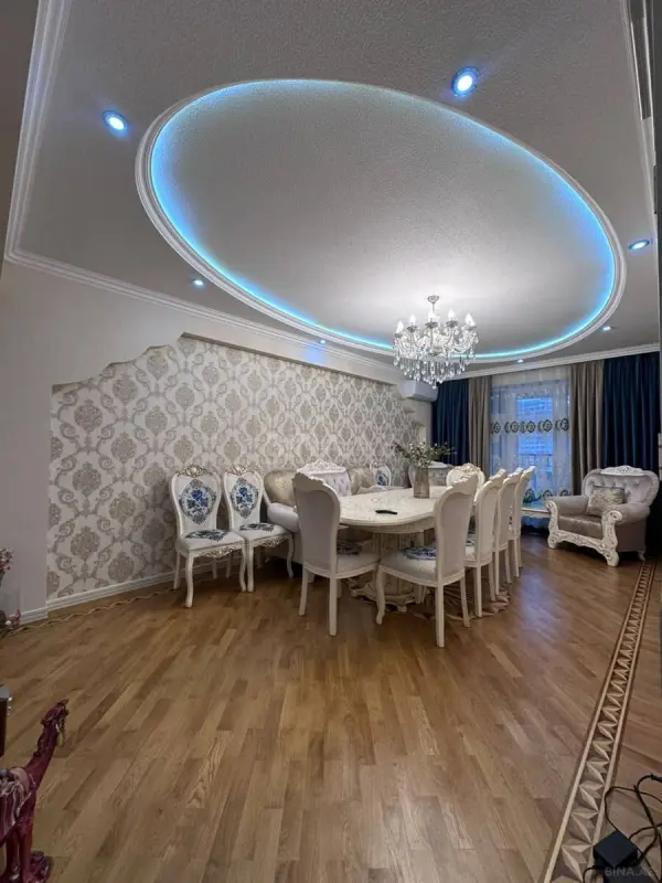 Satılır 4 otaqlı mənzil 156 m²
