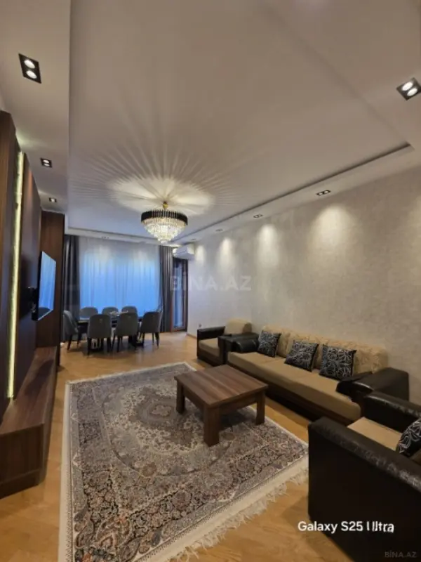 Satılır 4 otaqlı mənzil 156 m²
