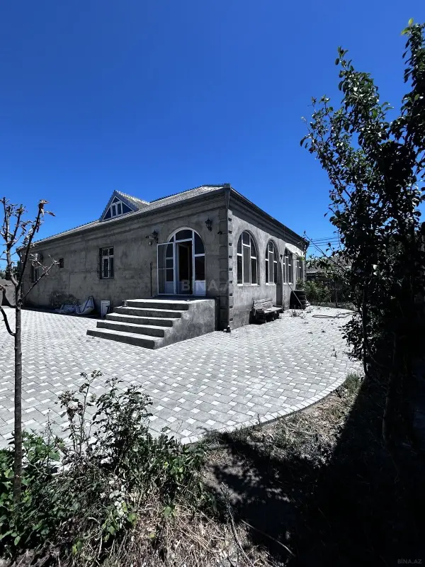 Satılır 5 otaqlı həyət evi 185 m²